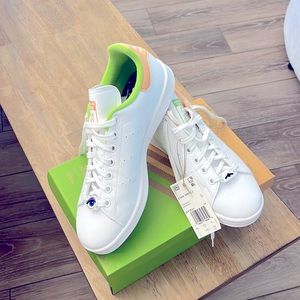 Stan Smith Adidas Miss Piggy and  Kermit sneakers. Size 7